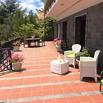 Etna Hut Bed & Breakfast