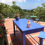 Etna Hut Bed & Breakfast 4*