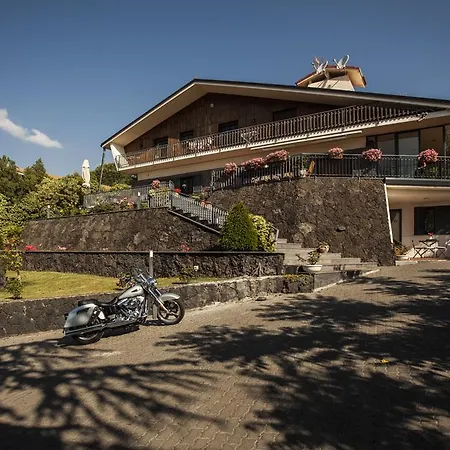 Etna Hut Nocleg ze śniadaniem