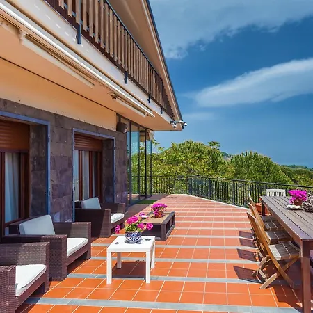 Etna Hut Couette-café 4*
