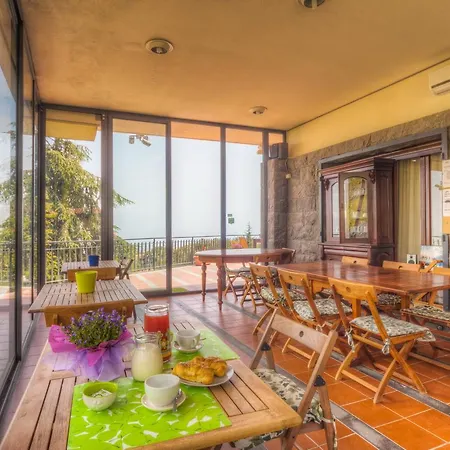 Etna Hut Nocleg ze śniadaniem Nicolosi