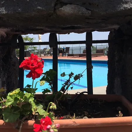 Etna Hut Nocleg ze śniadaniem 4*