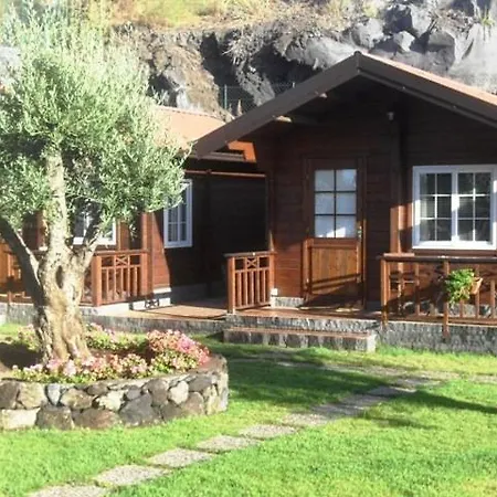 Couette-café Etna Hut 4*