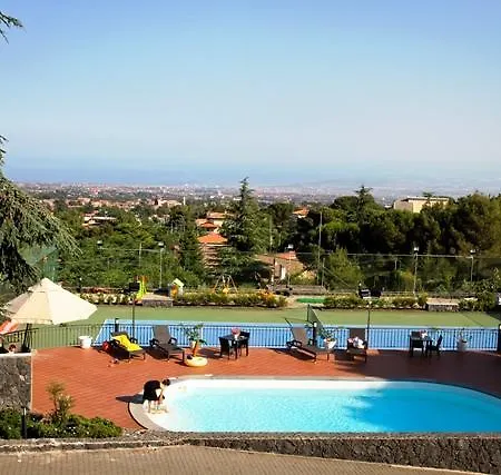 Etna Hut Bed & Breakfast 3*