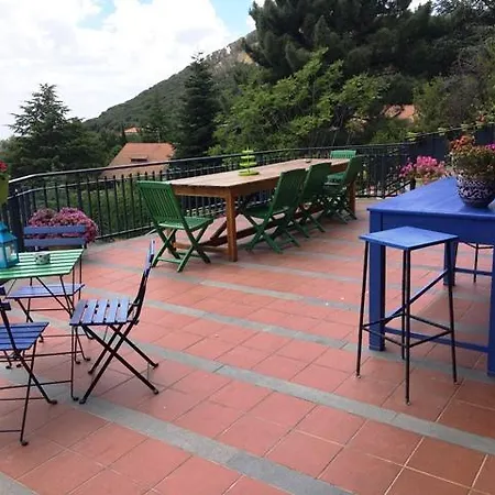 Etna Hut Oda ve Kahvaltı 4*