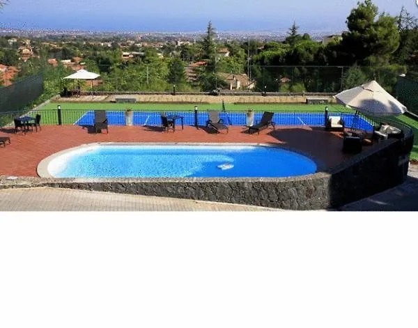Etna Hut Bed and breakfast 4*