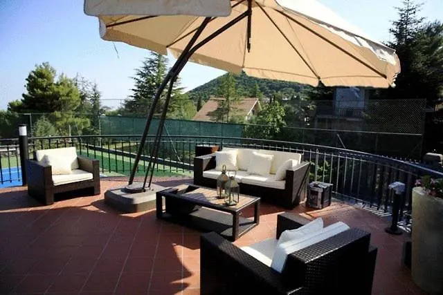 Etna Hut Bed and breakfast