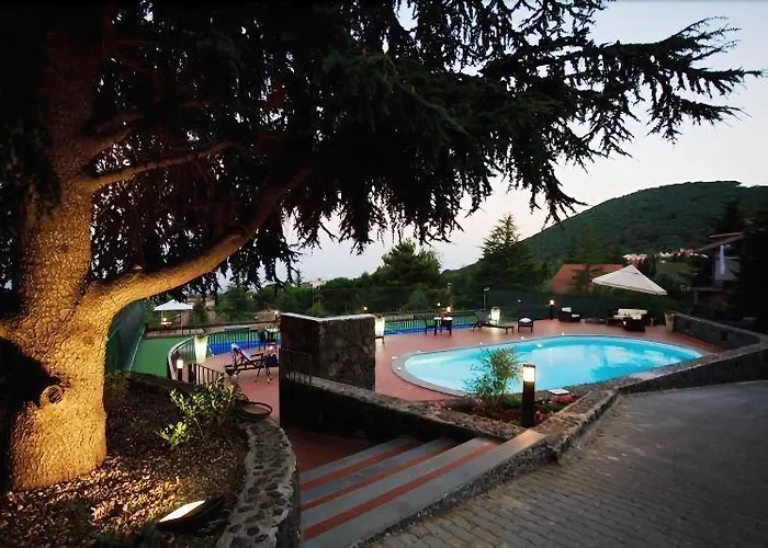 Etna Hut Bed and breakfast 4*