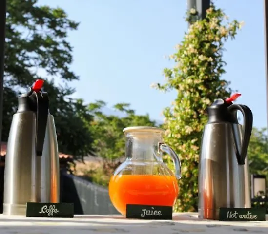 Etna Hut Bed and breakfast 4*