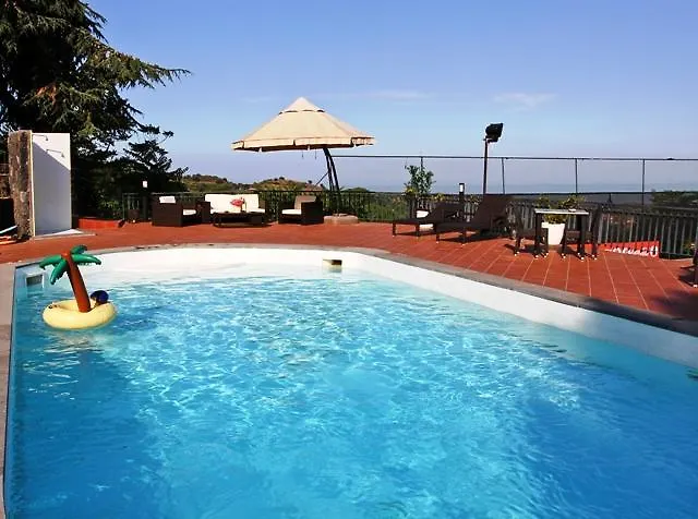 Etna Hut Bed and breakfast 4*